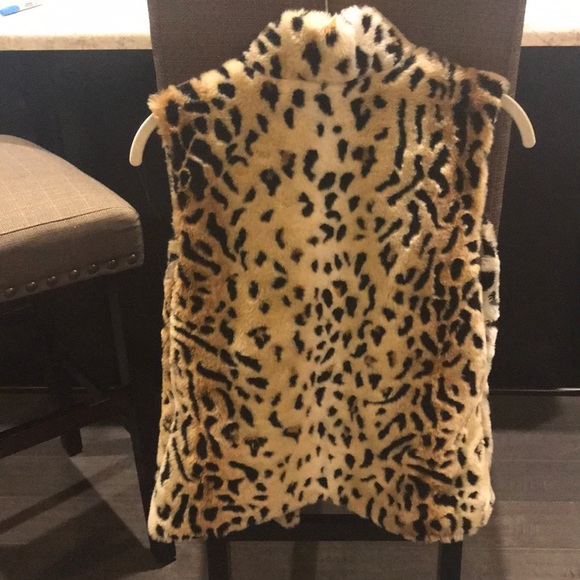 Leopard Faux Fur Vest - Picture 5 of 5